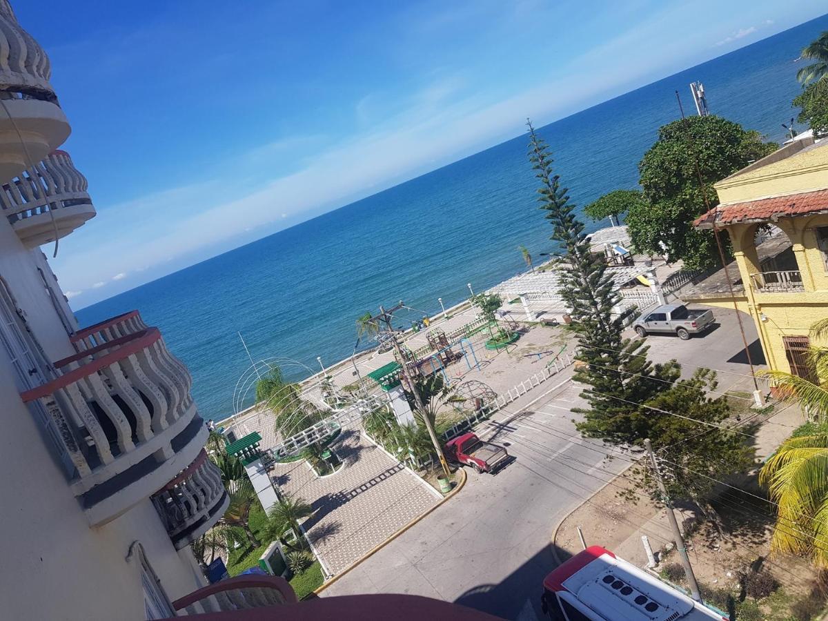 Hotel Art Deco Beach La Ceiba Ngoại thất bức ảnh